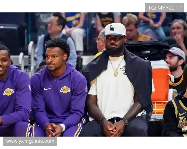 过去十年NBA揭幕战詹姆斯所在球队多次亮相成为联盟关注焦点